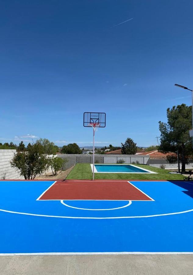 Casa Con Piscina, Villa Alarilla Fuentiduena de Tajo Dış mekan fotoğraf