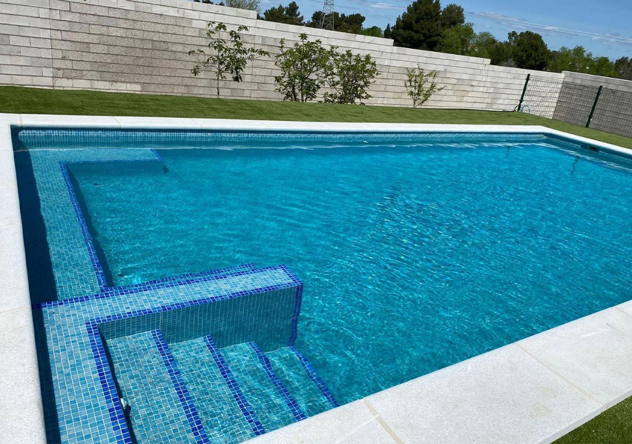 Casa Con Piscina, Villa Alarilla Fuentiduena de Tajo Dış mekan fotoğraf